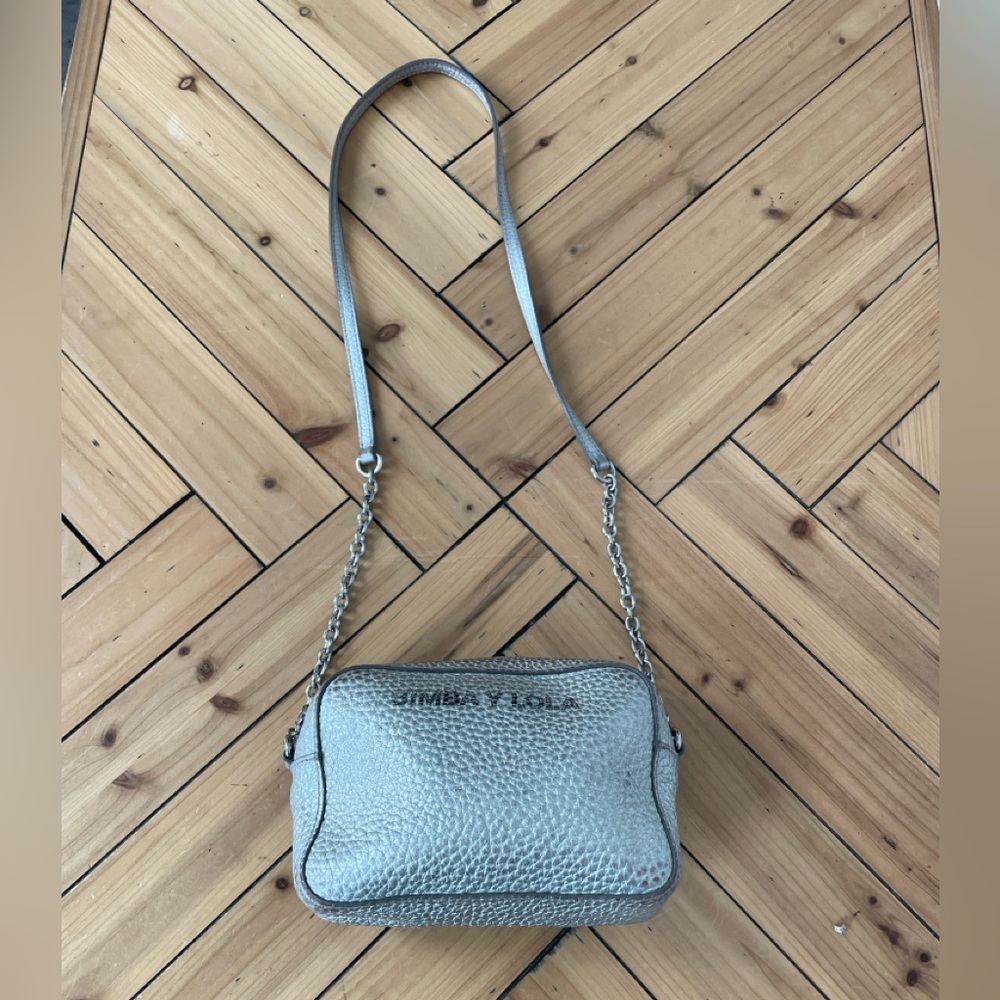Chic Bimba y Lola
Leather crossbody bag
Good condition
Silver, Leather